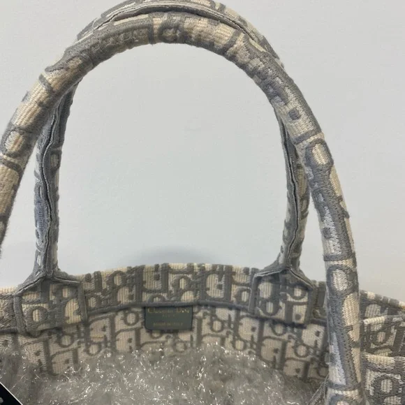 Dior Obllque Book Tote - Picture 9 of 11